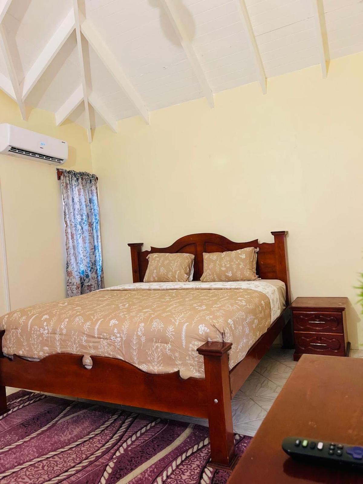 Castle Berry Apartments Kingstown Zewnętrze zdjęcie