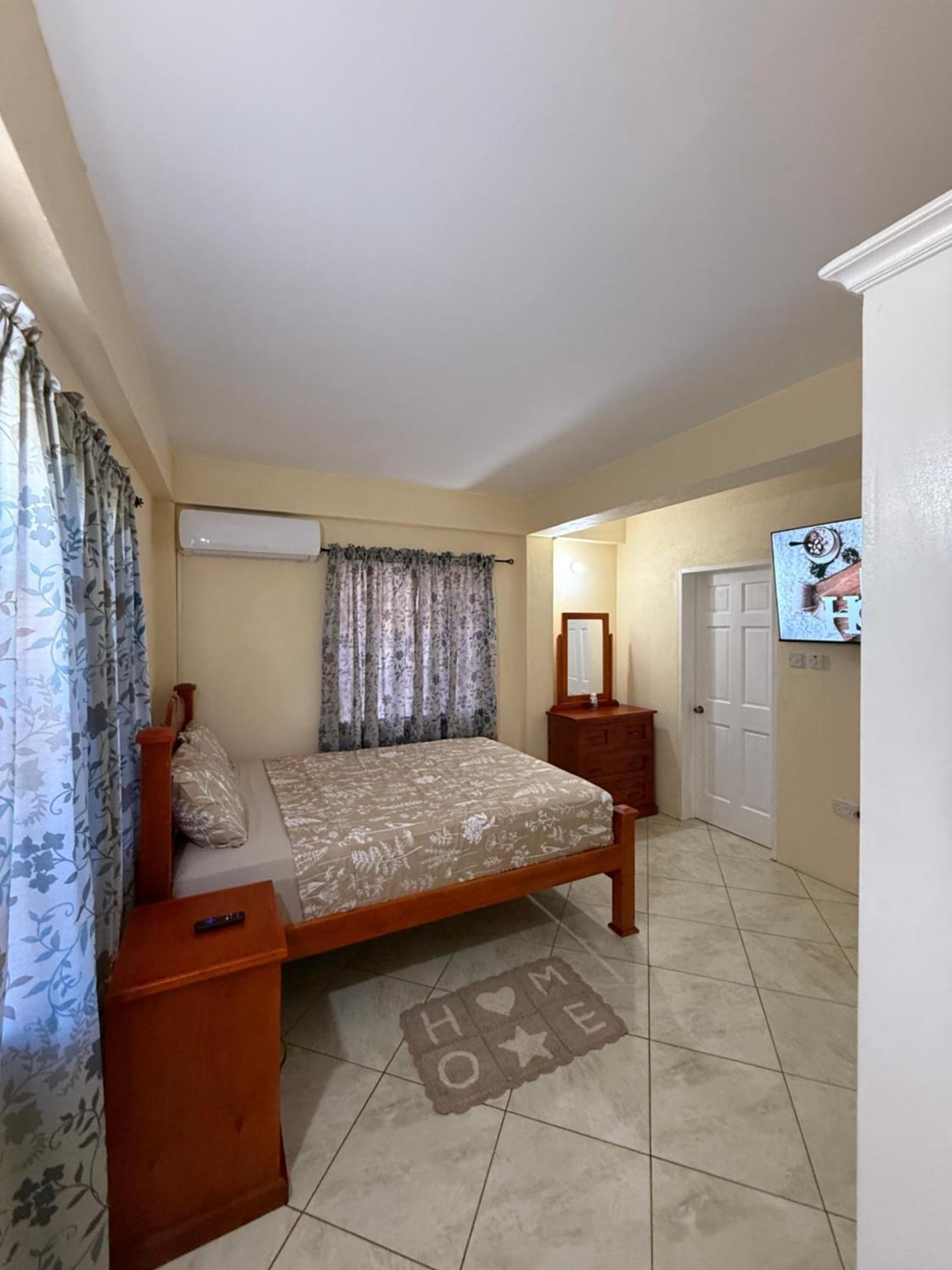 Castle Berry Apartments Kingstown Zewnętrze zdjęcie